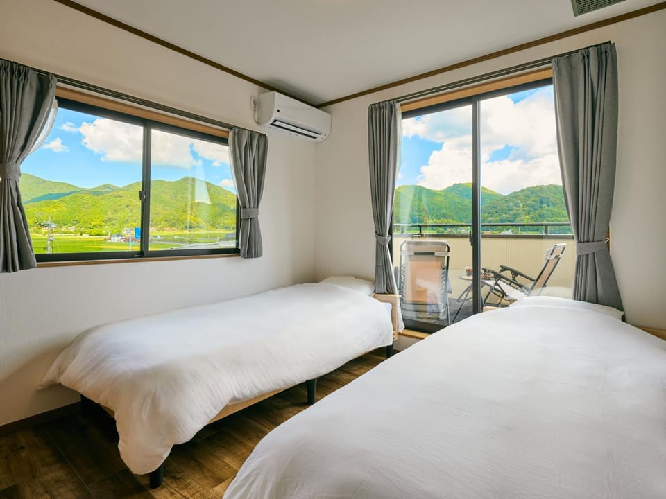 Bed, Natural landscape, Bedroom, Mountain view