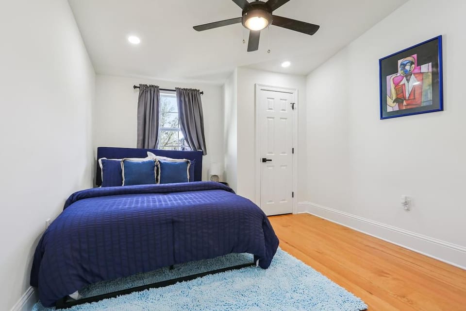 Cozy 3BR w fireplace, yard & streetcar walk House in New Orleans