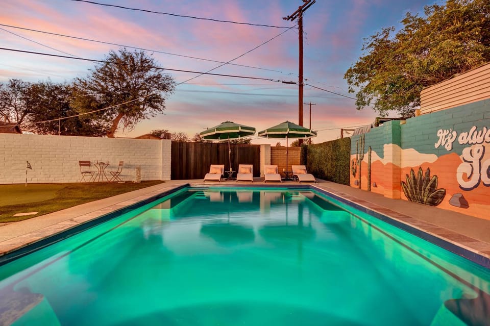 Swimming pool