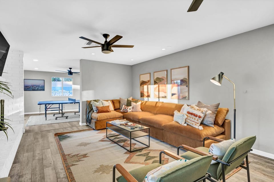 TV and multimedia, Living room, Seating area