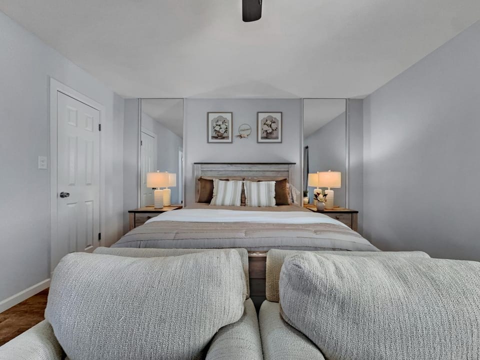 Bed, Bedroom
