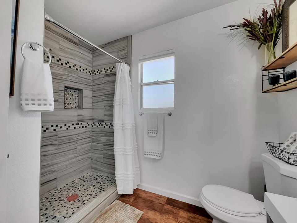 Bathroom, Bath