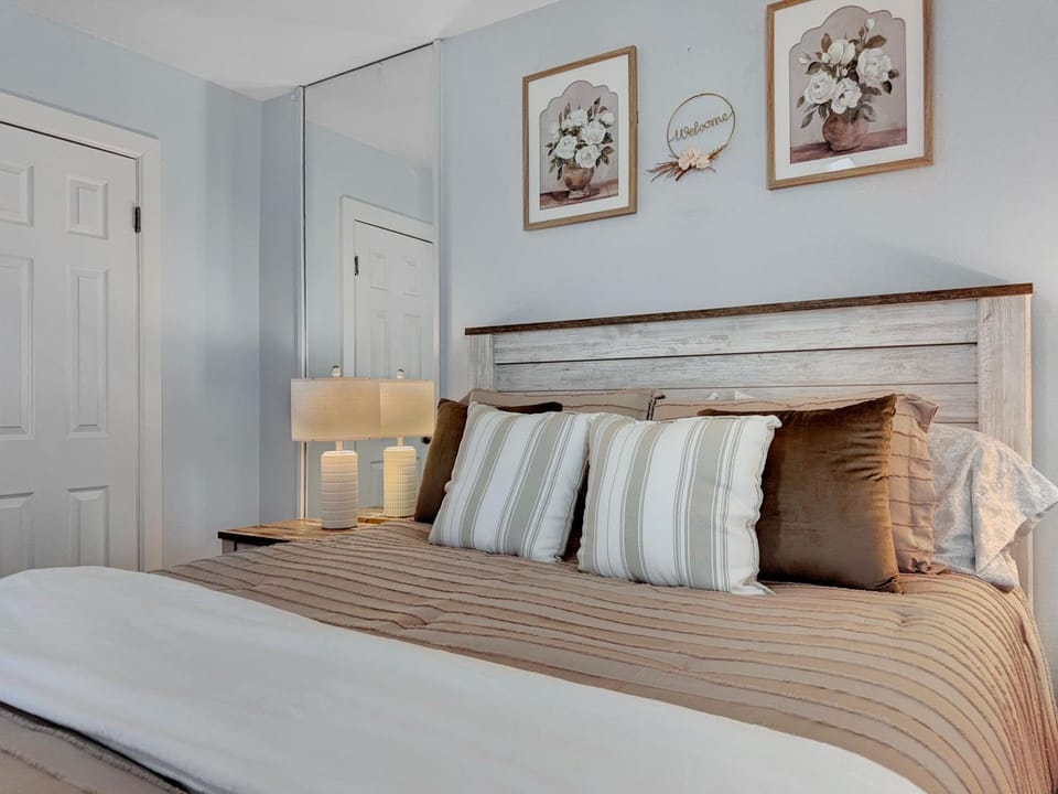 Bed, Bedroom