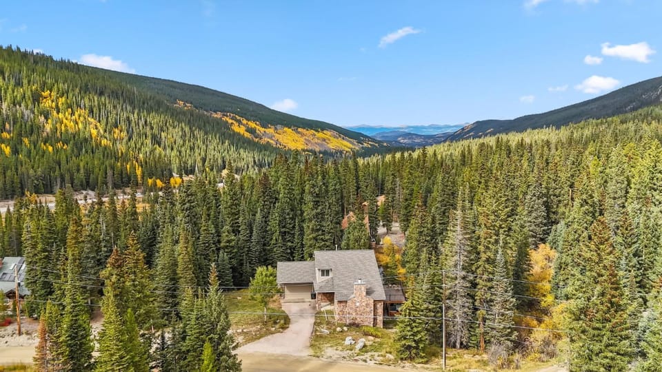 Creekside Retreat Hot Tub + Game Room House in Summit County