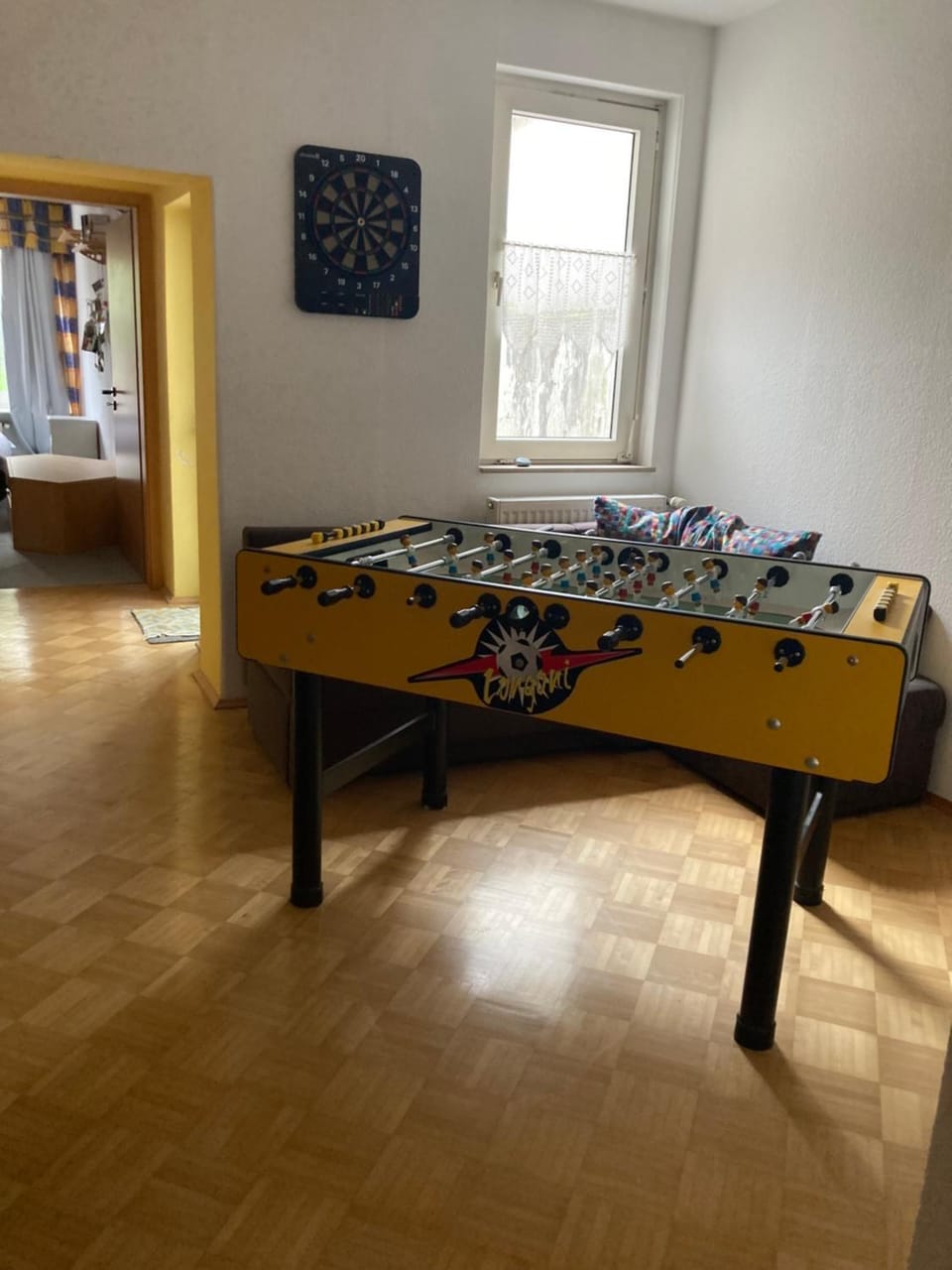 Premium Ruhiges ganzes 90 m Apartment 2 Schlafzimmer große Küche Wohnzimmer Apartment in Duisburg
