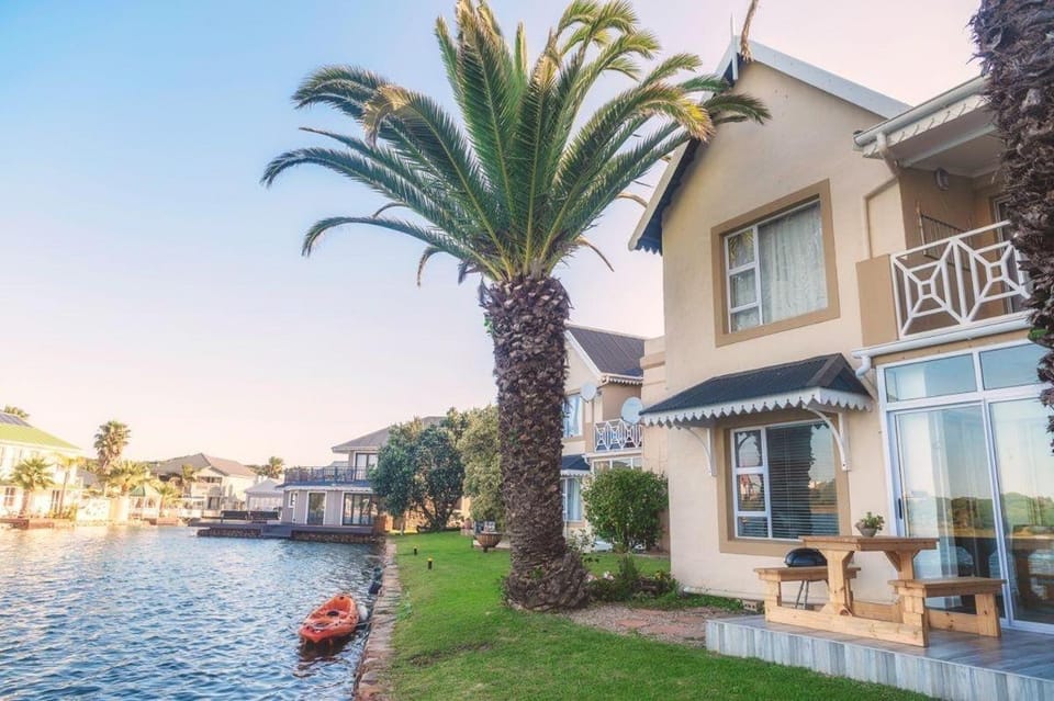 Property building, Lake view, Sea view