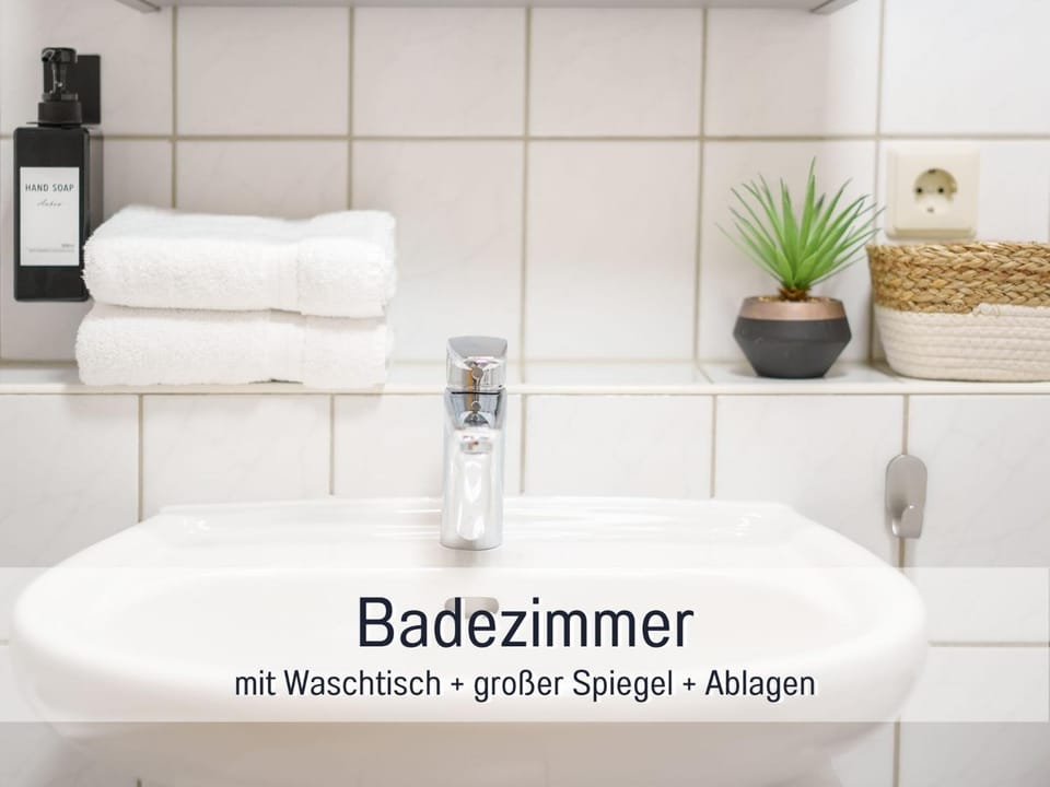 Bathroom, Bath, towels