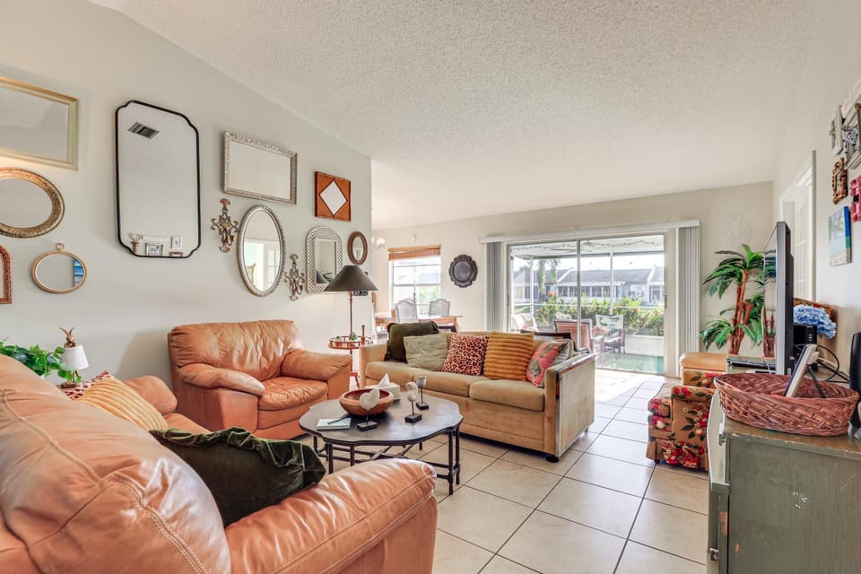 Pool Access: Condo 4 Mi to Bradenton Riverwalk! House in Bradenton