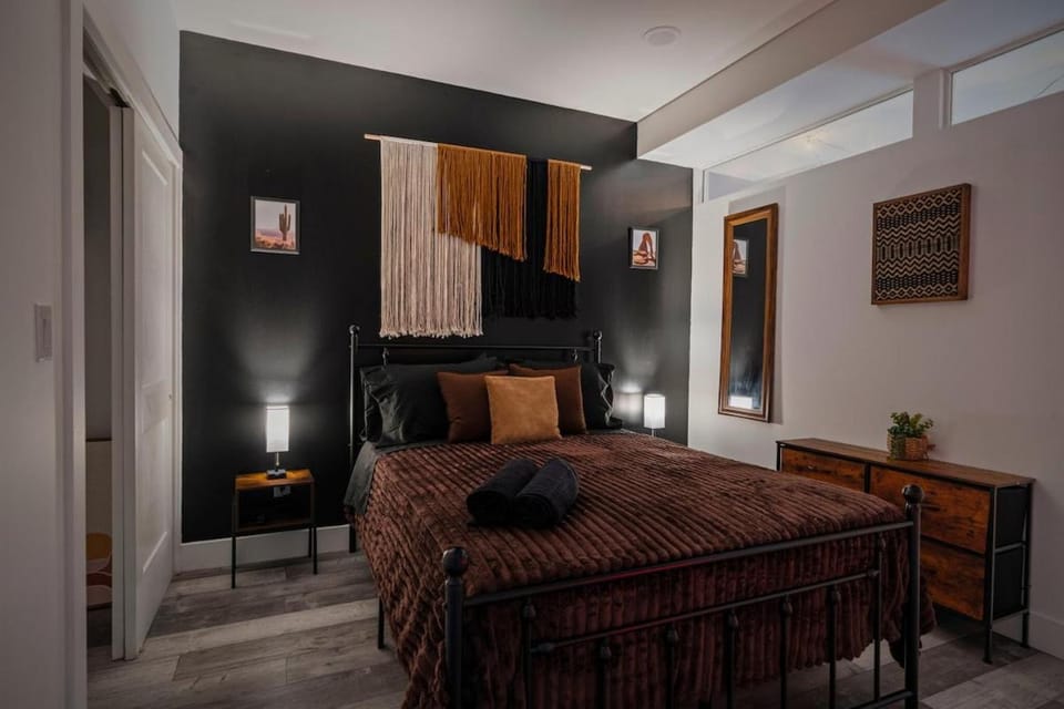 Cozy Desert Den 10 Min Downtown& 6 Min Brewerytown Apartment in Philadelphia