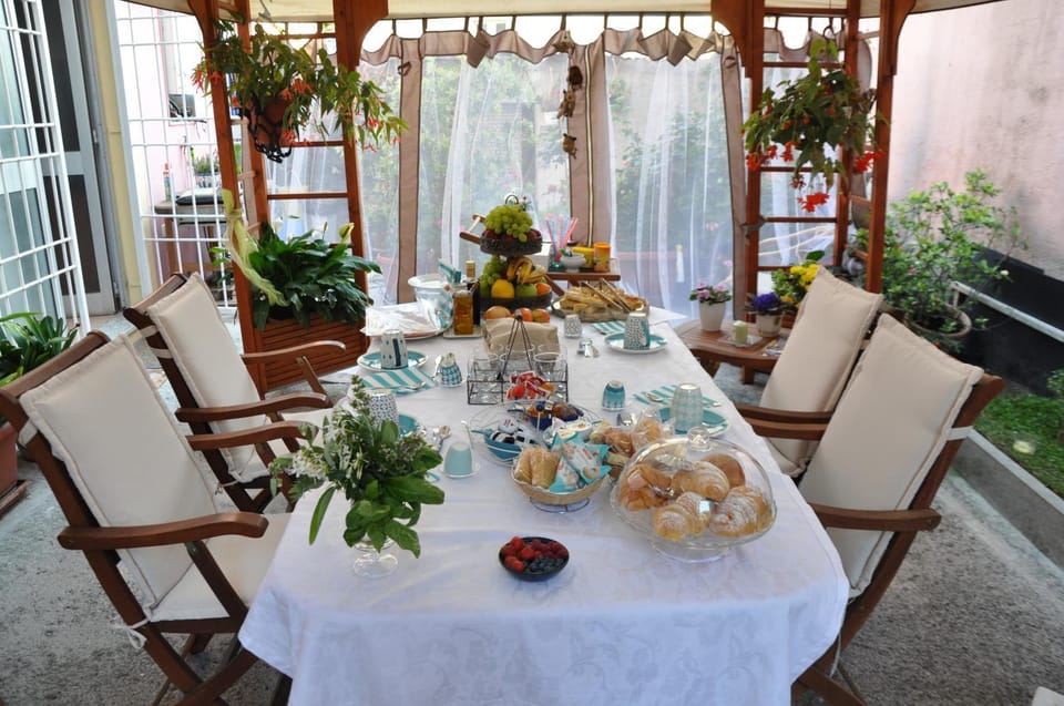 Garden, Italian breakfast