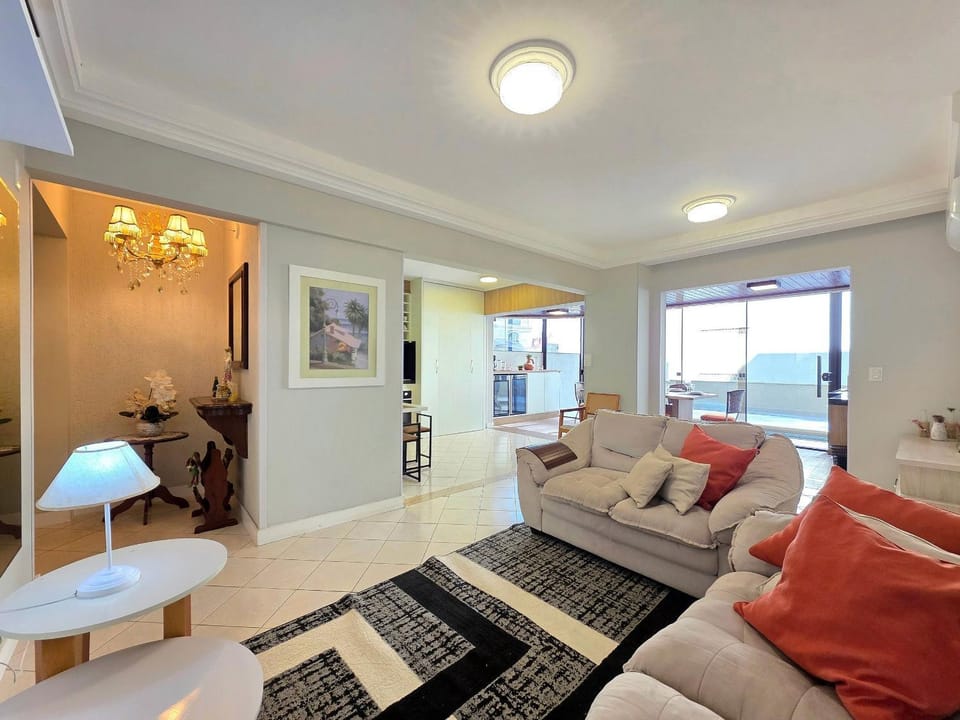 Apt 4 Quartos com Ar Condicionado 130m da Praia Apartment in Porto Belo