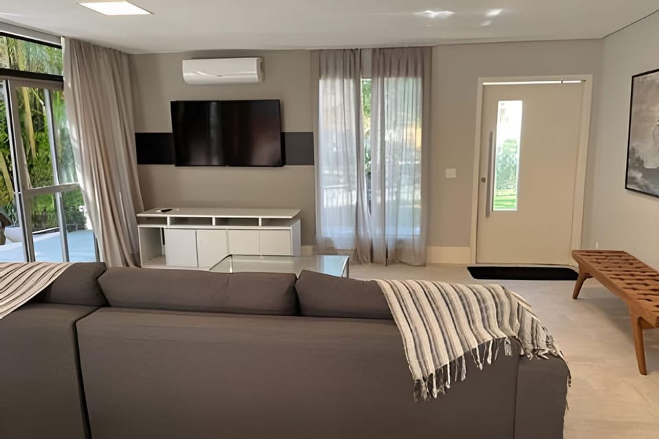 Alto Padrão 5 Stes +1 apoio Piscina quente+Jacuzzi House in Bertioga