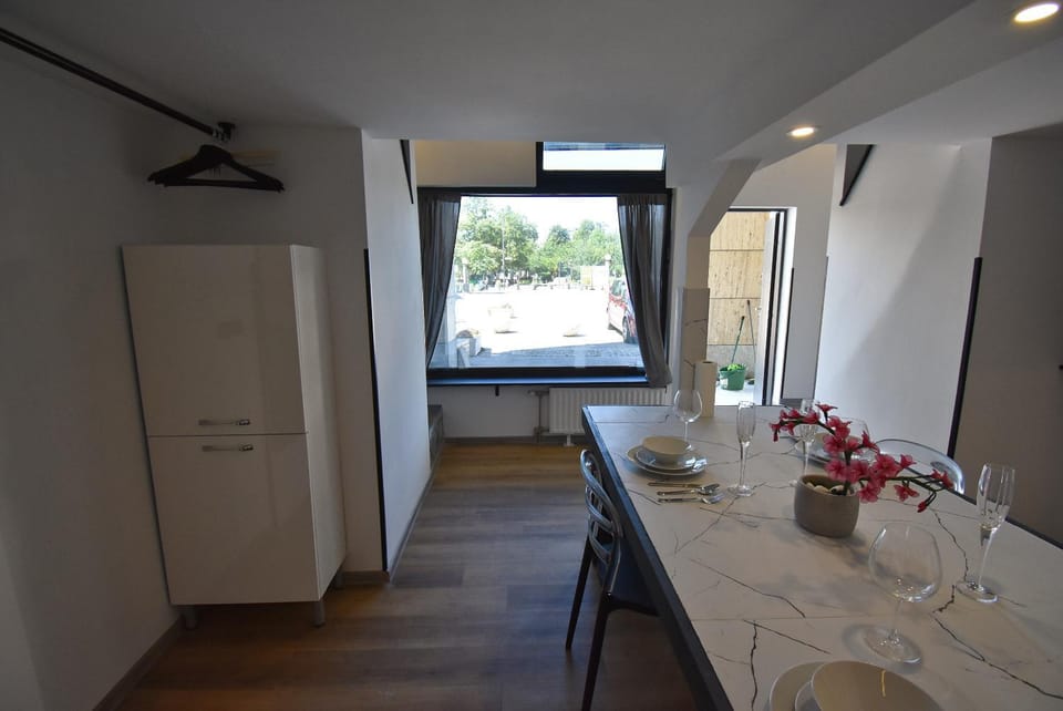 Dining area, wardrobe