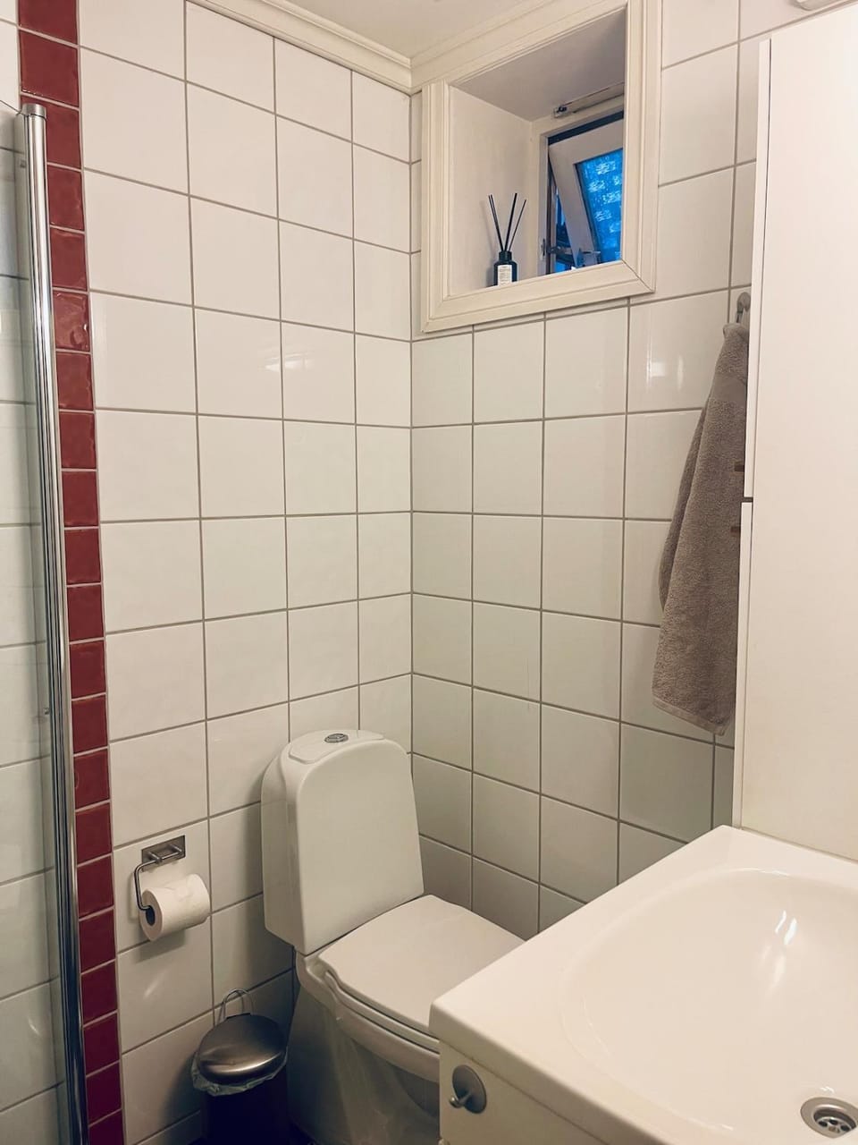 Shower, Toilet, Bathroom, towels