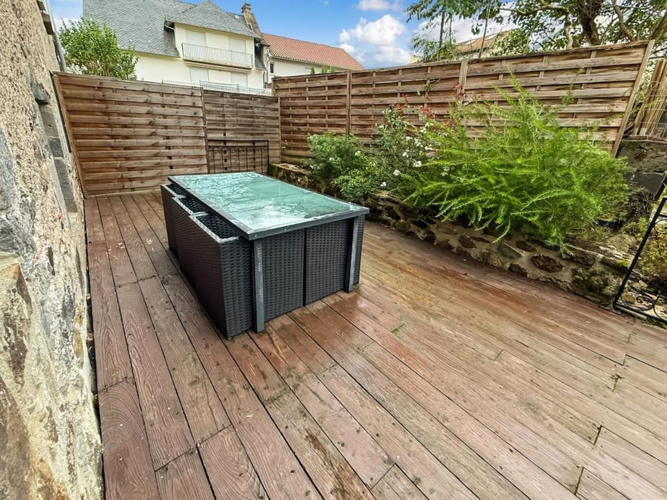 Patio, Day, Garden, Garden view