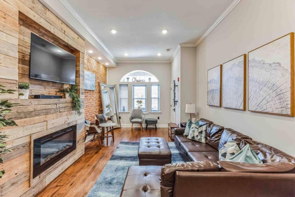 Large Bi-Level 3BR w Patio - 10 min to DT Apartment in Philadelphia