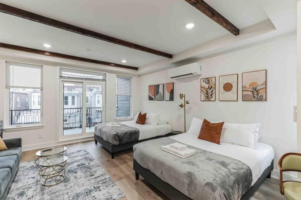 Large Studio w 2 Beds and Balcony (C) Apartment in Philadelphia