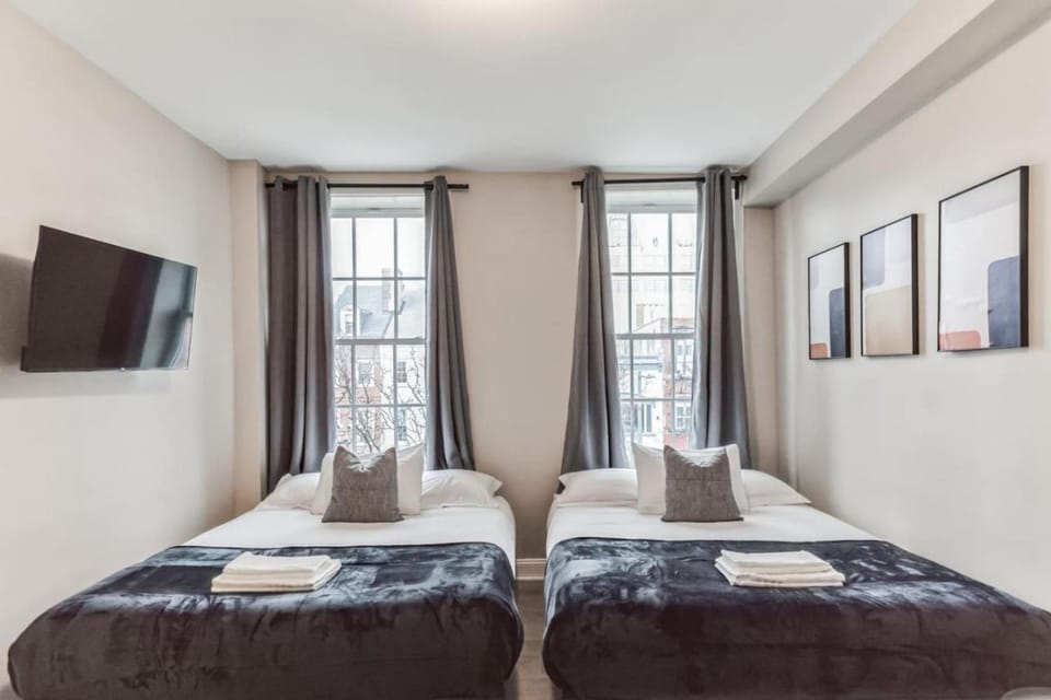 Bi-Level 2BR Loft in Old City Apartment in Philadelphia