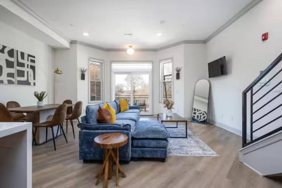 2BR - Across from Fairmount Park -10 mins to DT Apartment in Philadelphia
