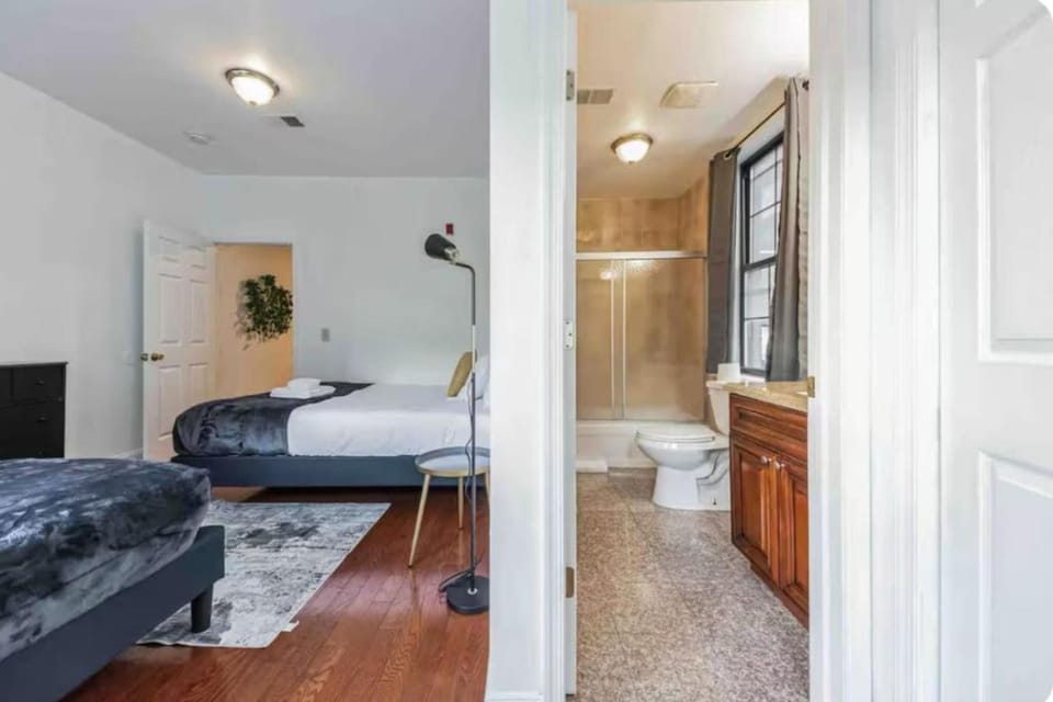 Across from Convention Center 4F - Sleeps 6 - 4F Apartment in Philadelphia