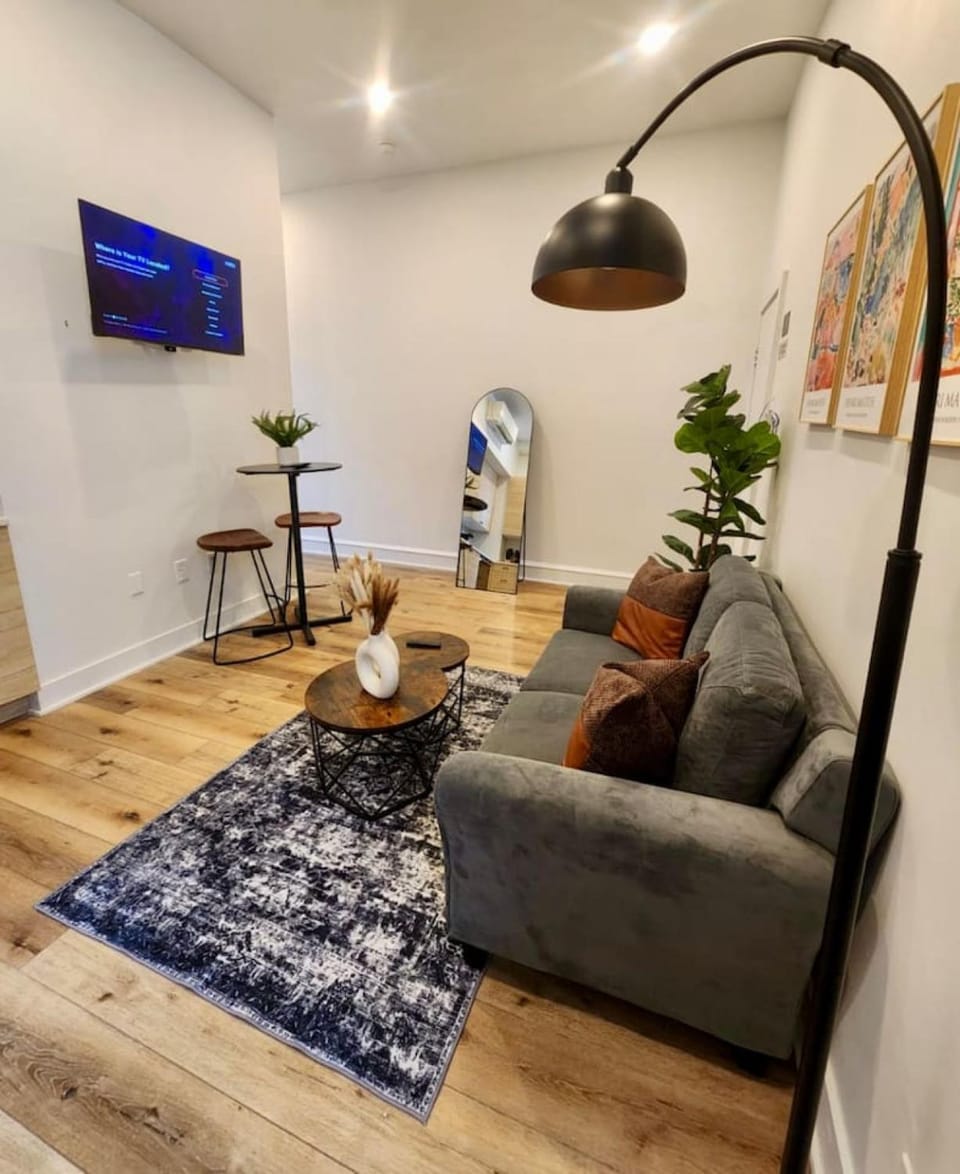 Renovated Jr 1BR - Center City - Sleeps 4 - 2 Beds Apartment in Philadelphia