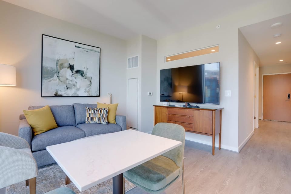 Sojourn Rosslyn Gym Pool Rooftop & Free Parking Apartment in Arlington
