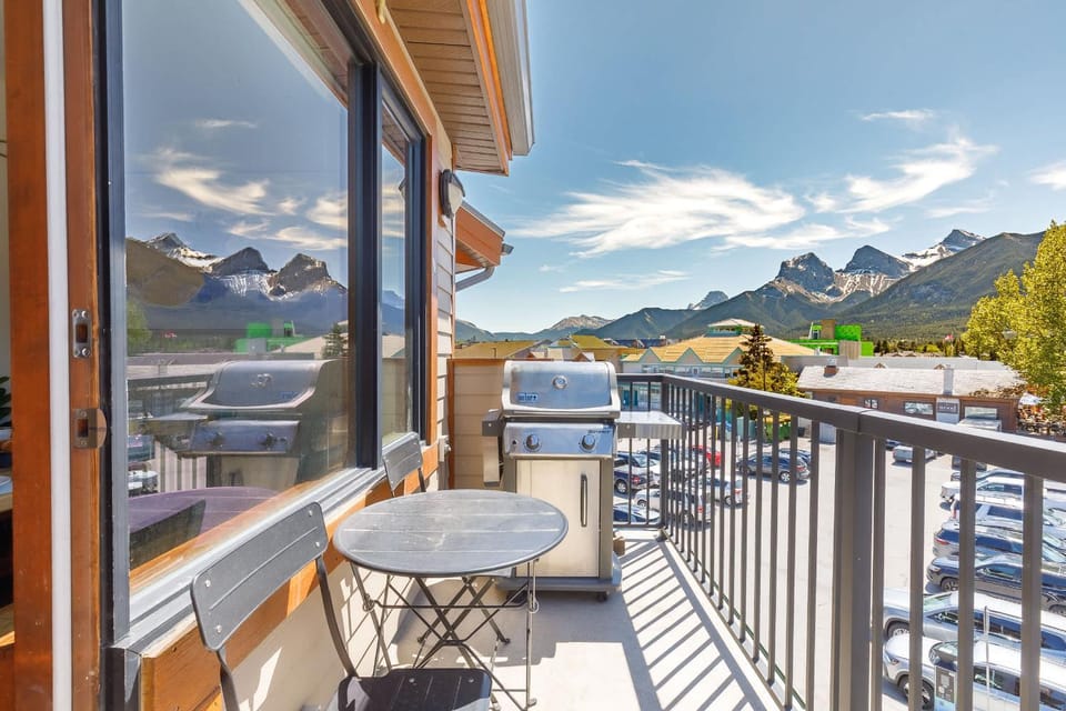 Patio, Day, Natural landscape, Mountain view