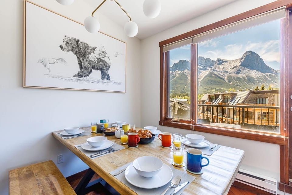 Natural landscape, Dining area, Mountain view