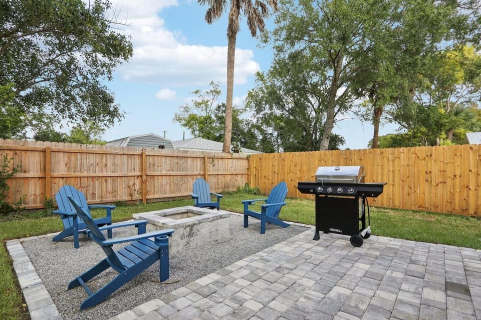 Modern 3BR2BA6Beds Fenced Yard Near Downtown House in Saint Augustine