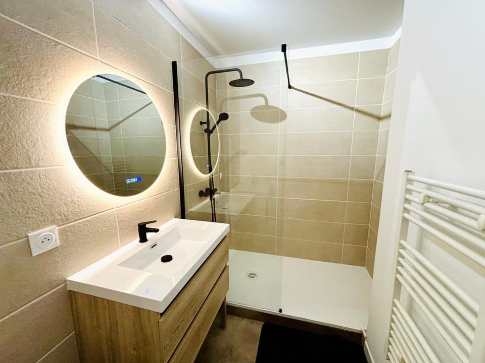 Shower, Bathroom