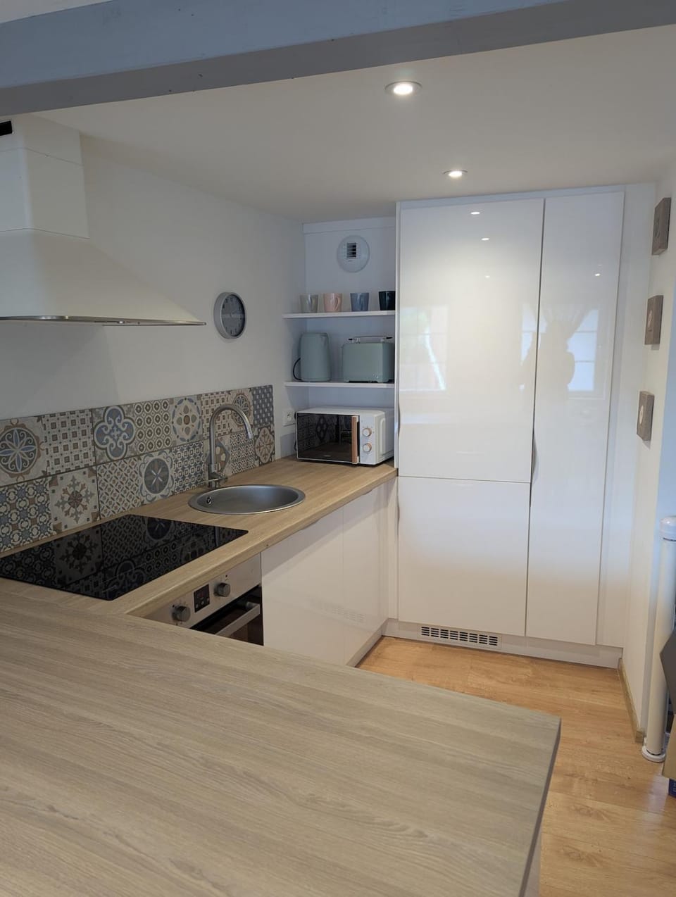 Kitchen or kitchenette, oven, stove