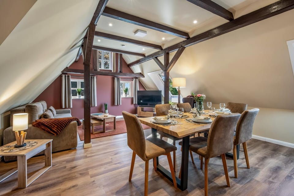 Living room, Dining area