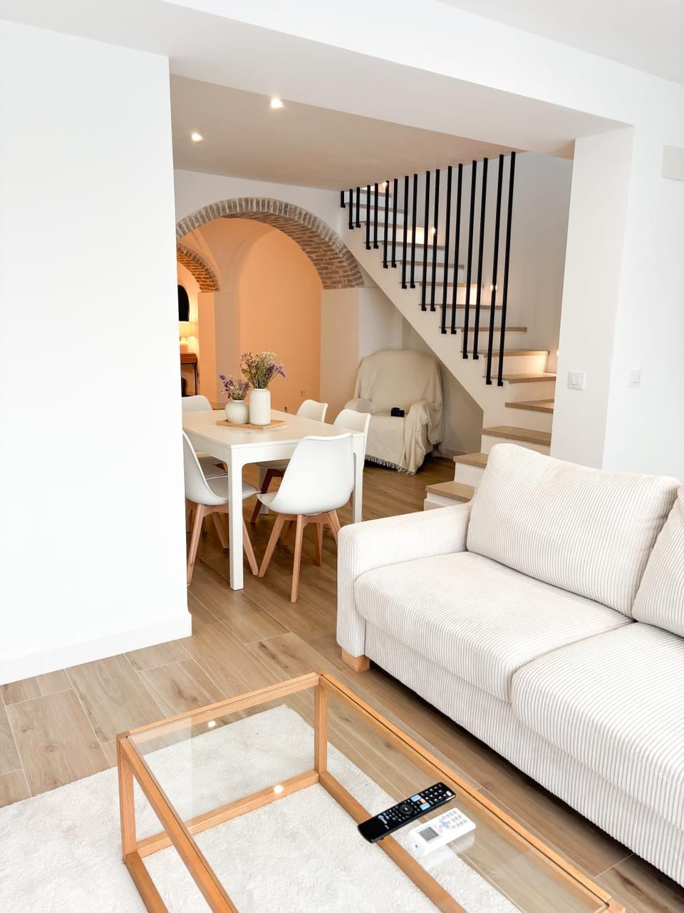 Living room, Dining area