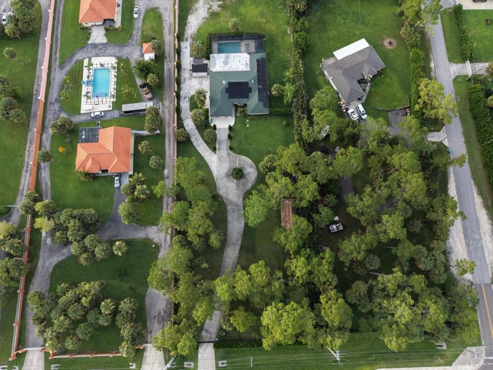 Naples Oasis Heated Pool Gazebo Grill Retreat House in Collier County