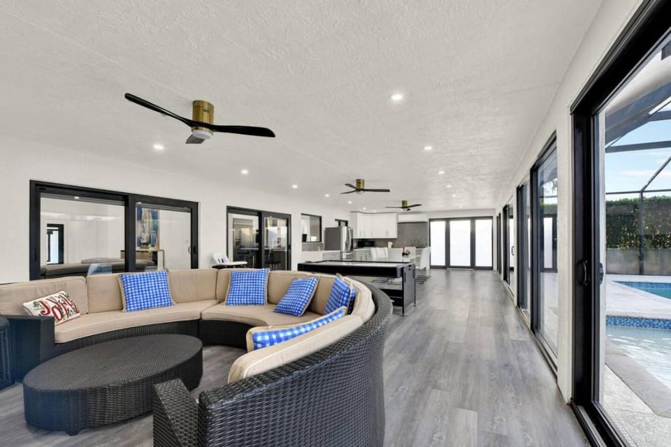 Naples Oasis Heated Pool Gazebo Grill Retreat House in Collier County