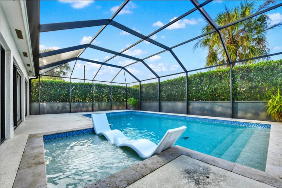Naples Oasis Heated Pool Gazebo Grill Retreat House in Collier County