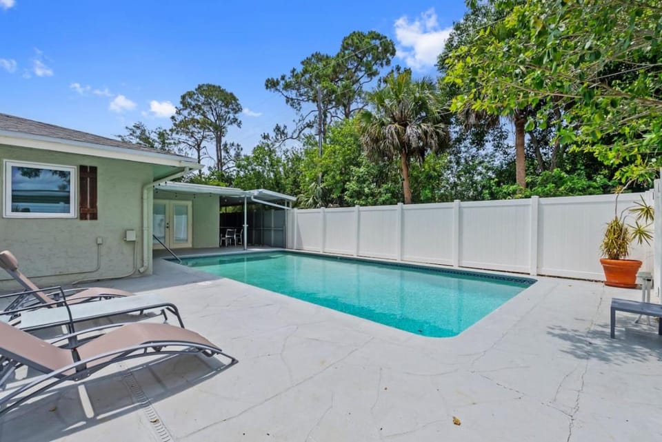 Luxury Getaway In Naples Pool Elegant Remodel House in Naples