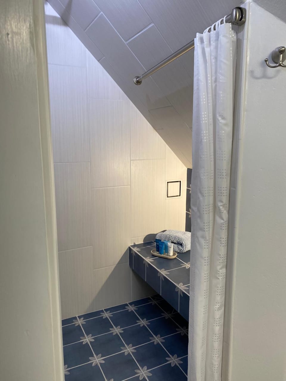 Shower, Bathroom, towels