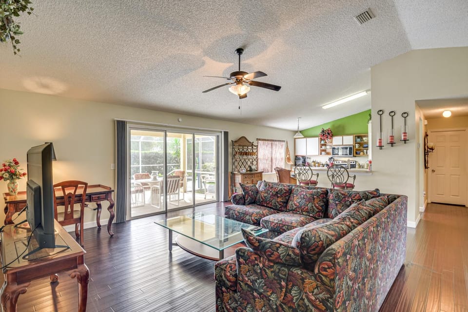5 Mi to Beaches: Family Getaway in Palm Coast! House in Palm Coast
