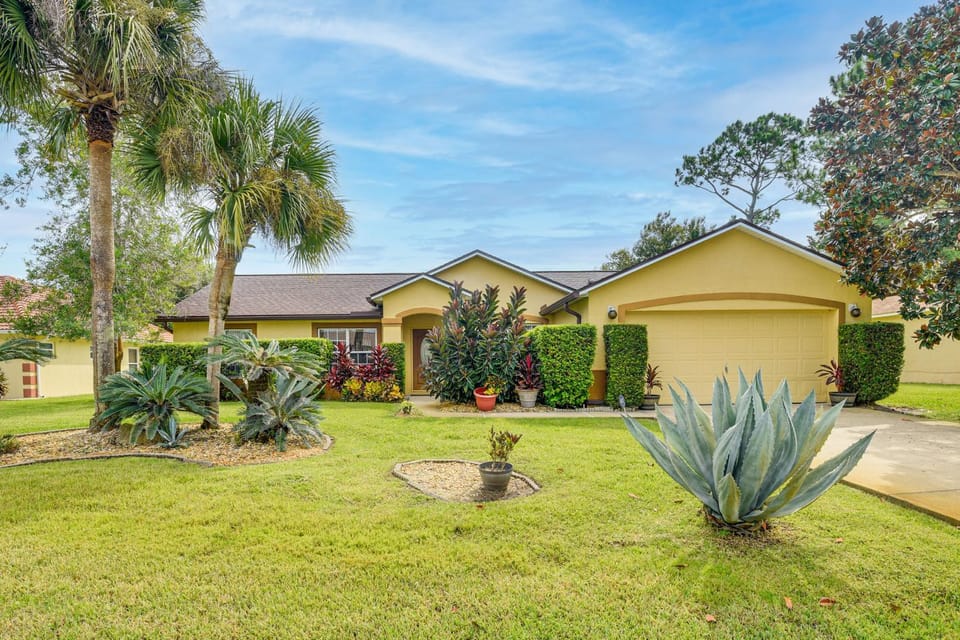 5 Mi to Beaches: Family Getaway in Palm Coast! House in Palm Coast