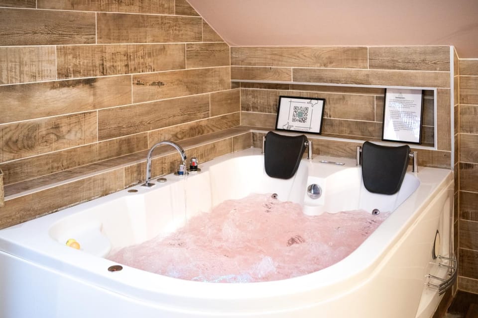 Hot Tub, Hot Tub, Spa and wellness centre/facilities