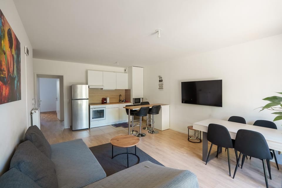 TV and multimedia, Lounge or bar, Meals, kitchen