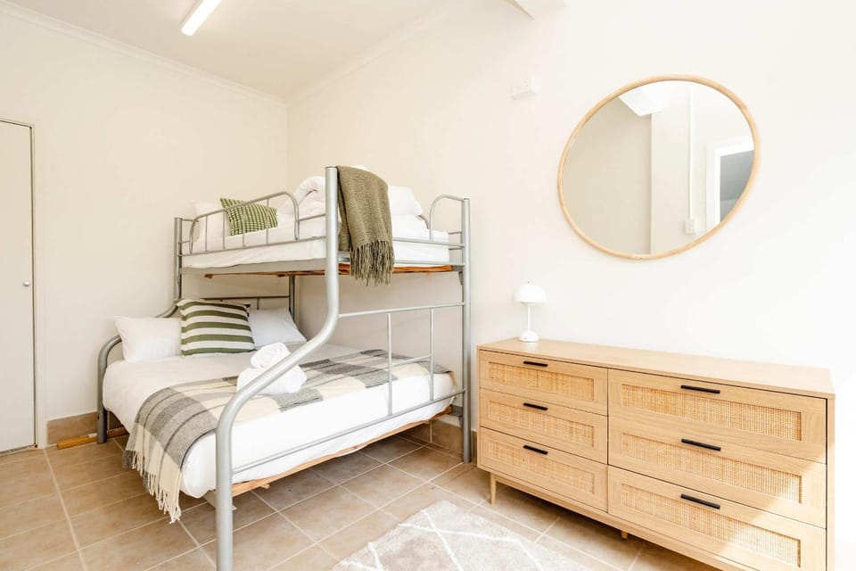 Bed, Bedroom, bunk bed