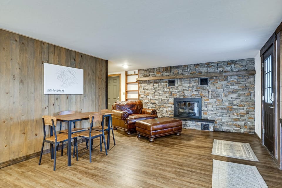 Grand Family Home with Deck and Trail Access in Fraser House in Fraser