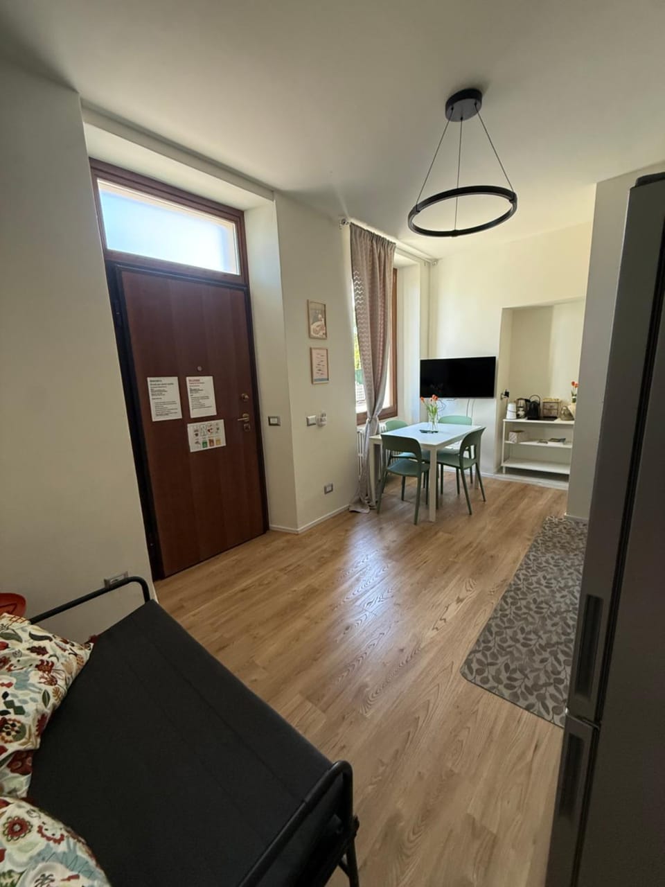 Communal lounge/ TV room, TV and multimedia, Dining area