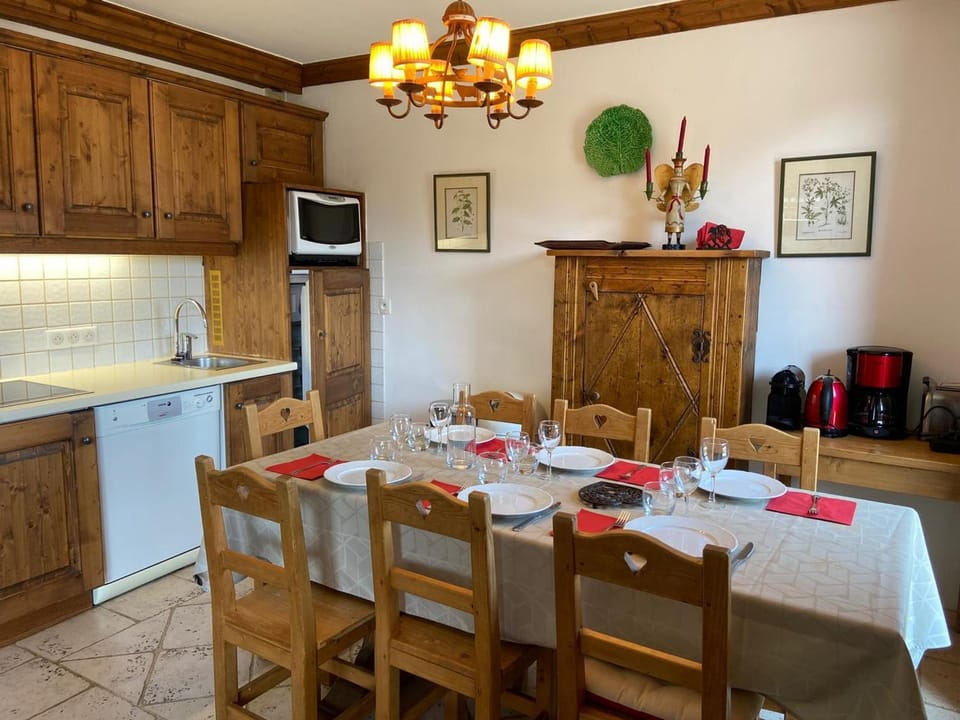 Appartement alpin 3* Courchevel 1850, 6 pers, central, proche pistes - FR-1-575-246 Apartment in Saint-Bon-Tarentaise