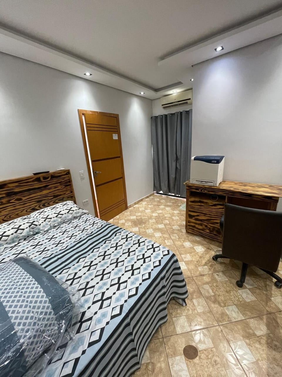 Private pool, spacious, barbecue Villa in Londrina