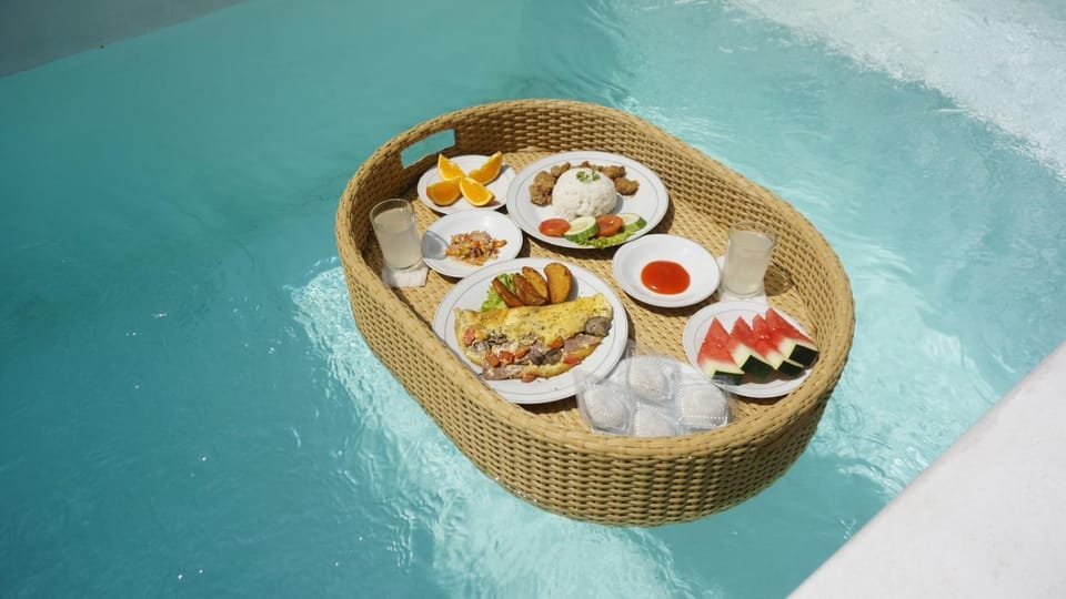 Food, Swimming pool, Breakfast