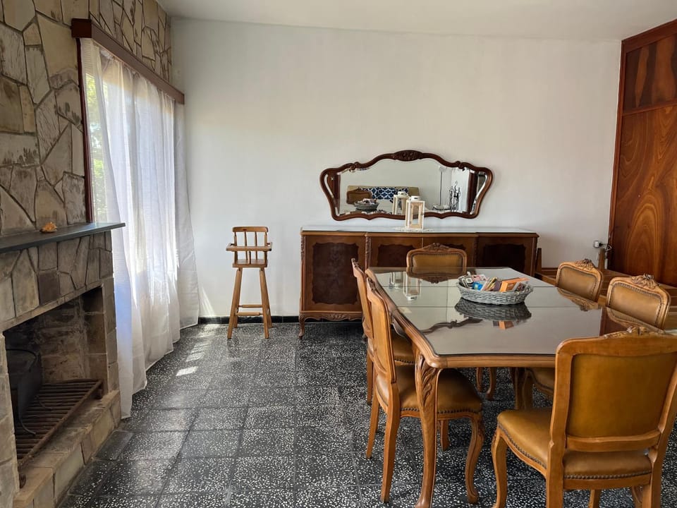 Game Room, Dining area, young children, Quiet street view