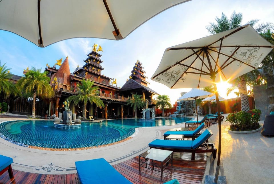 Restaurant/places to eat, Lounge or bar, Banquet/Function facilities, Swimming pool